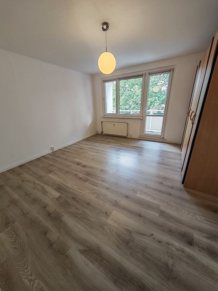 Kleine 3-Raum-Wohnung mit Balkon und eigenem Pkw-Stellplatz in Cottbus-Sandow zu verkaufen!